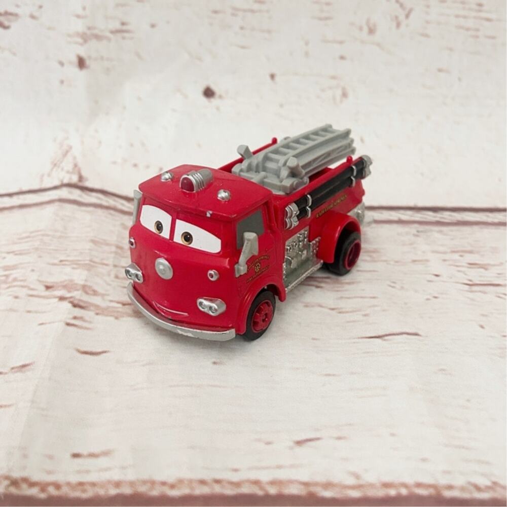 DISNEY PIXAR CARS Red Fire Truck Diecast Mattel Radiator Springs DKV50